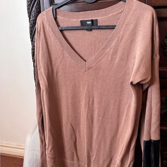 Mossimo Supply Co. Brown V-Neck Sweater - Picture 5 of 8